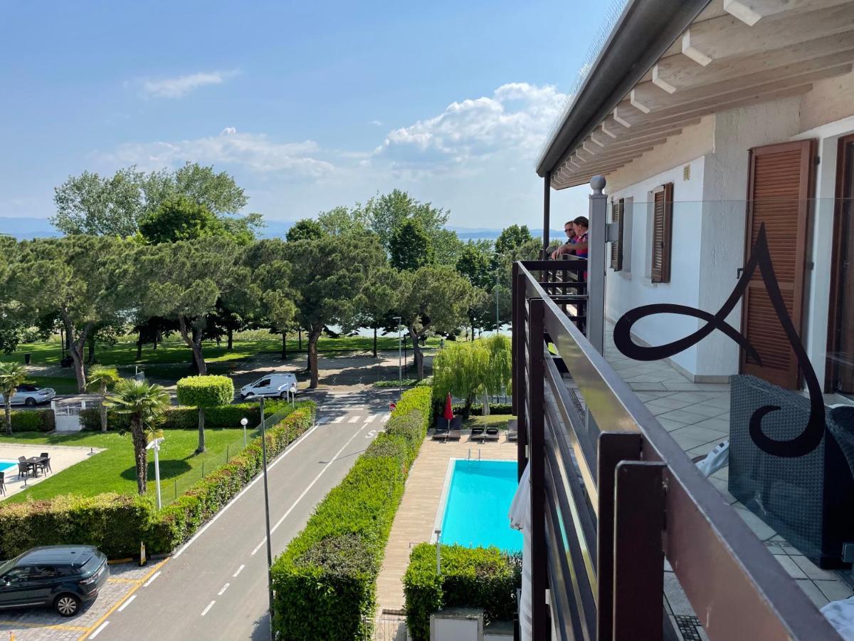 Residence Alexandra Stay 시르미오네 외부 사진