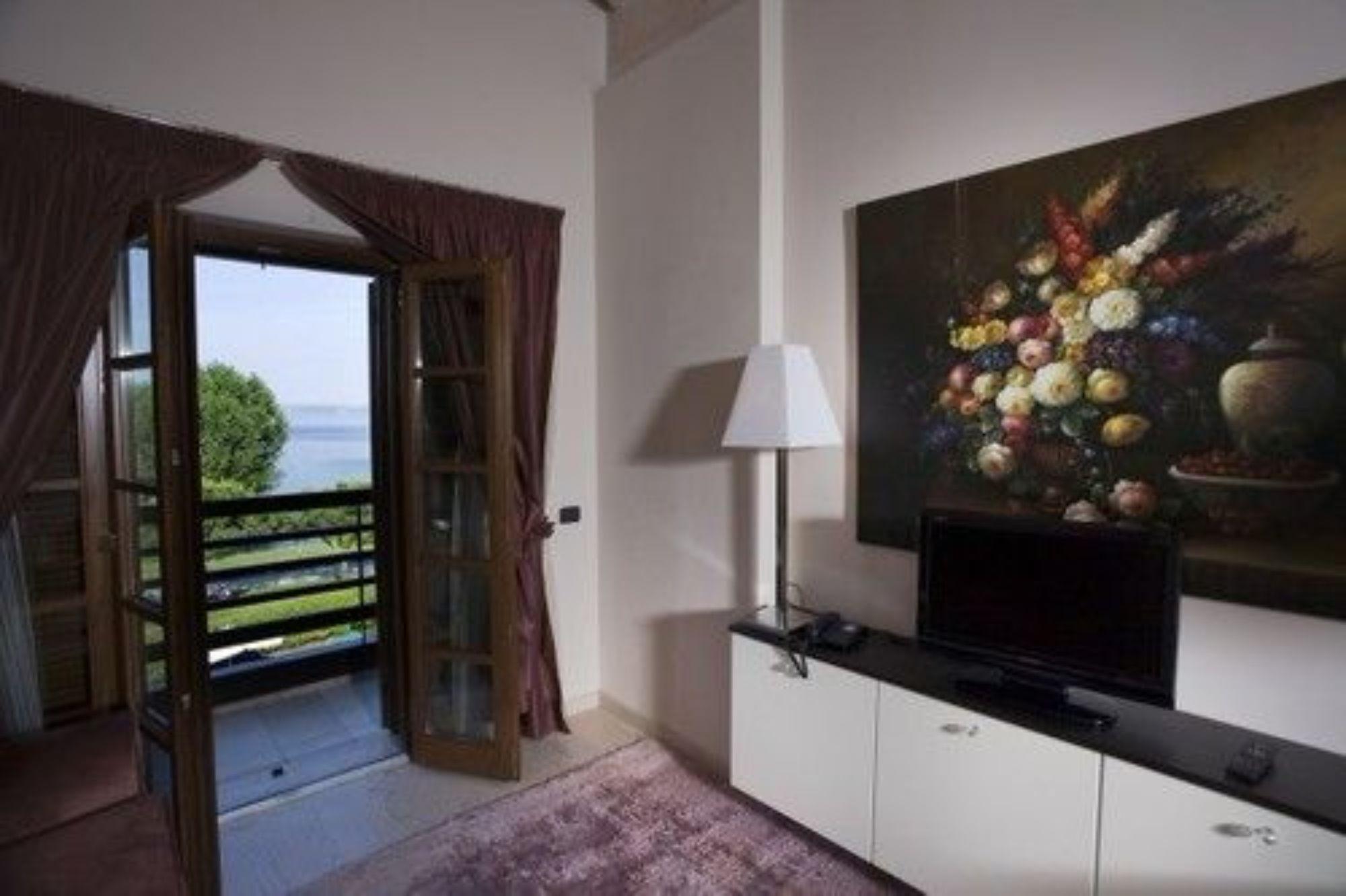 Residence Alexandra Stay 시르미오네 외부 사진